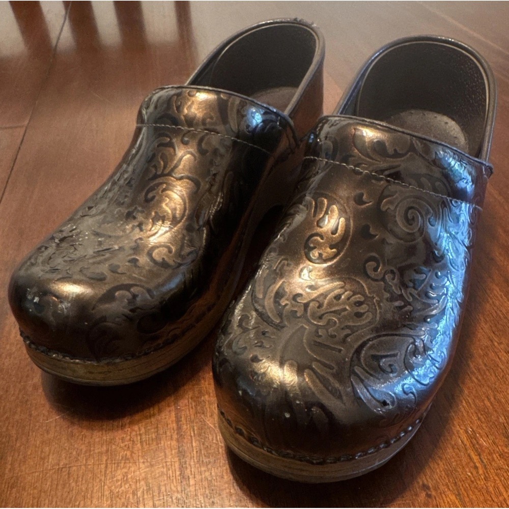 Dansko Professional Clogs Womens US 8.5-9 EU 39 Brown Embossed Leather Italy